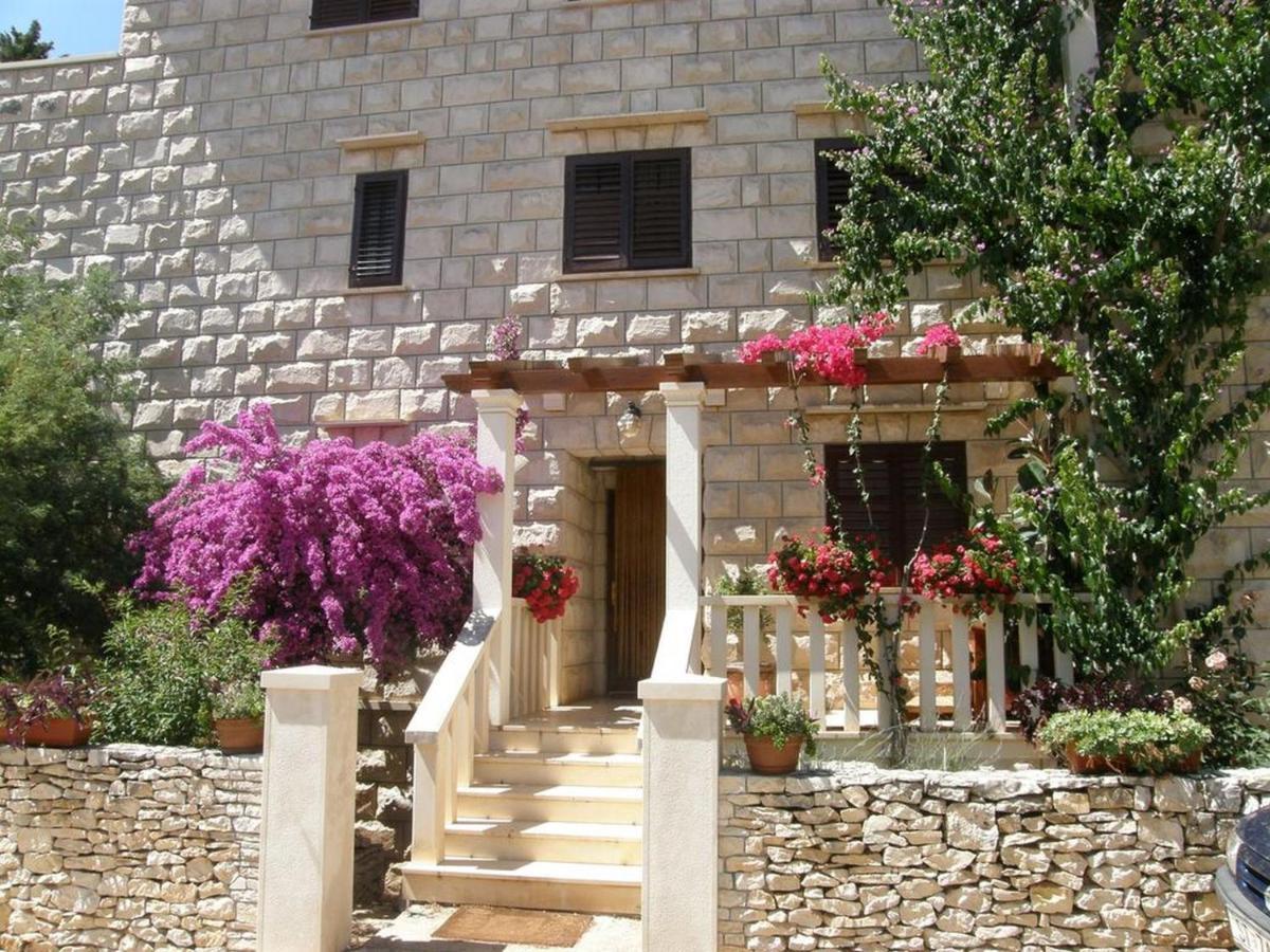 Villa Renipol Adults Only Sutivan Bagian luar foto