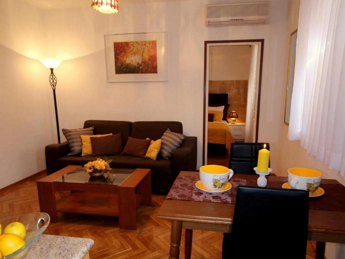 Villa Renipol Adults Only Sutivan Bagian luar foto
