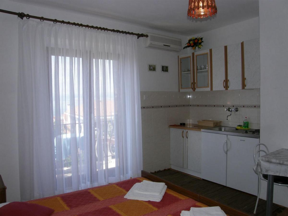 Villa Renipol Adults Only Sutivan Bagian luar foto