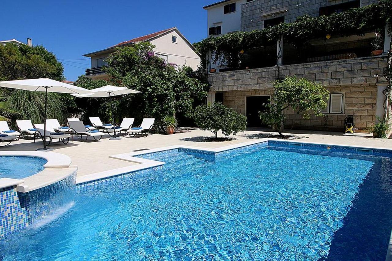 Villa Renipol Adults Only Sutivan Bagian luar foto