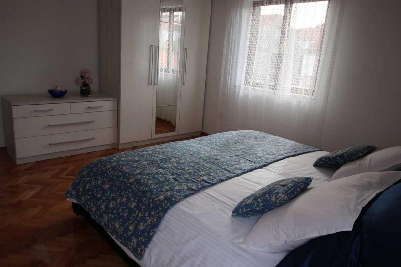 Villa Renipol Adults Only Sutivan Bagian luar foto