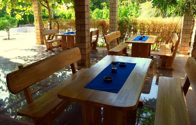 Villa Renipol Adults Only Sutivan Bagian luar foto
