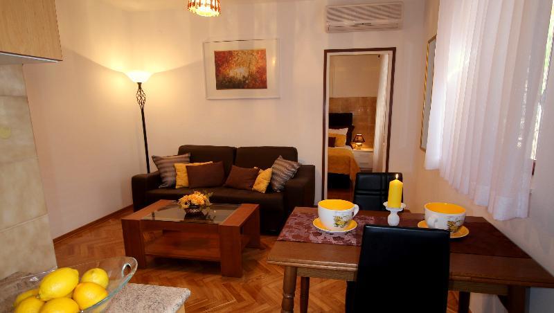 Villa Renipol Adults Only Sutivan Bagian luar foto