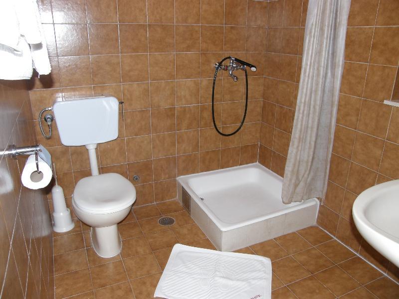 Villa Renipol Adults Only Sutivan Bagian luar foto