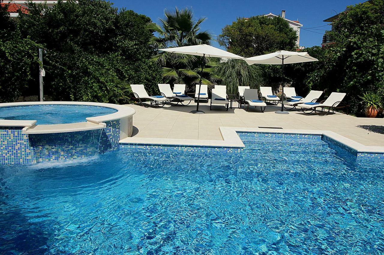 Villa Renipol Adults Only Sutivan Bagian luar foto